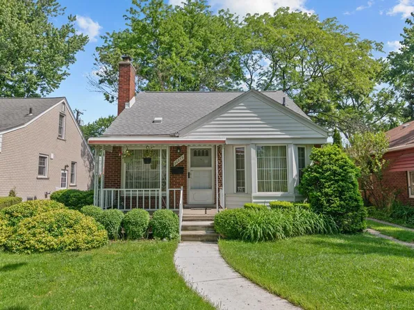 20879 Norwood Dr, Harper Woods, MI 48225