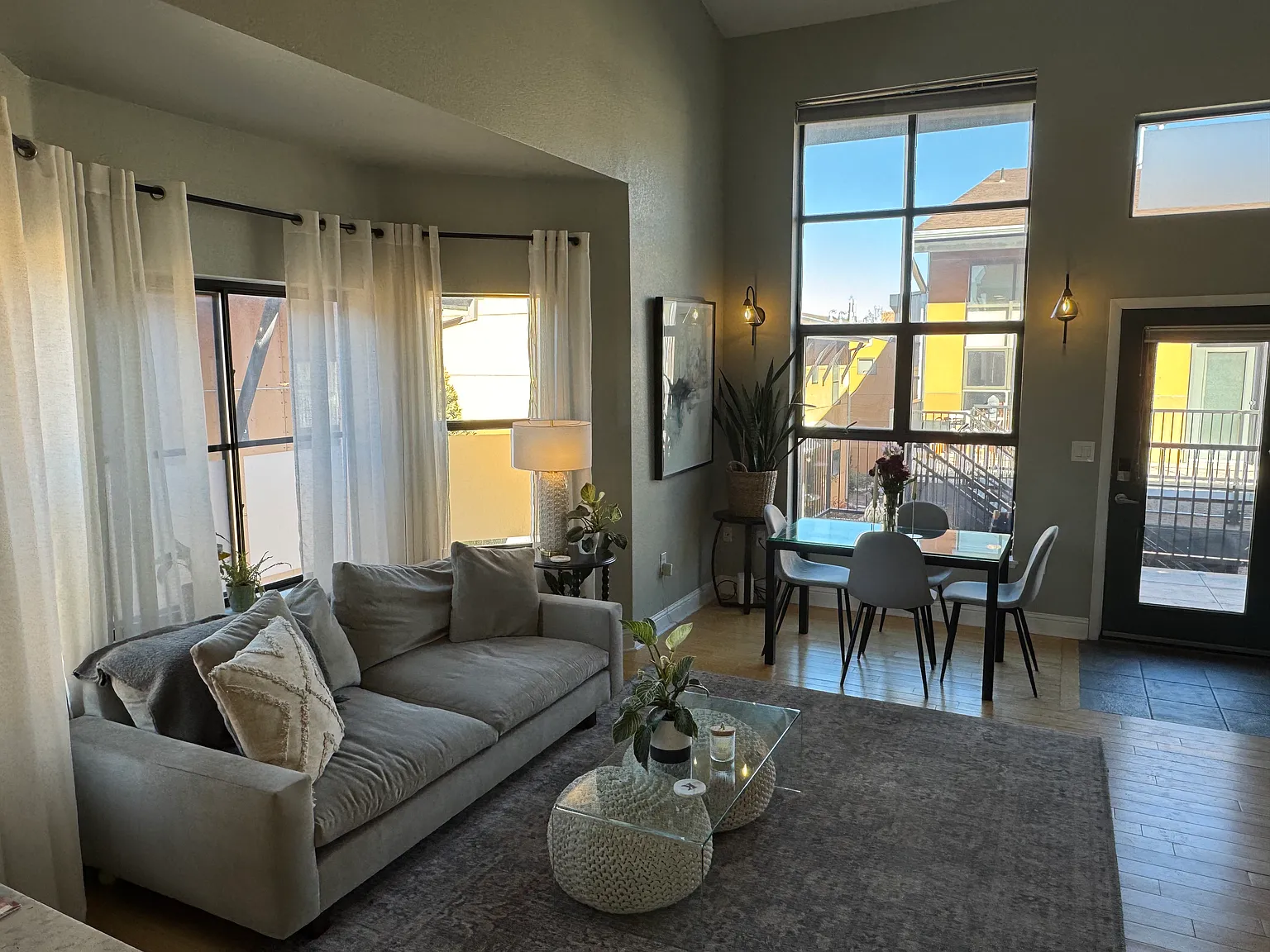2 bed, 980 sqft, $2,500 — Photo 3