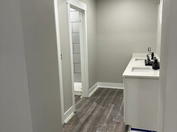 780 Columbia Ave #130, Holland, MI 49423