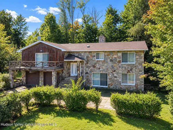 27 Chestnut Drive, Tannersville, NY 12485