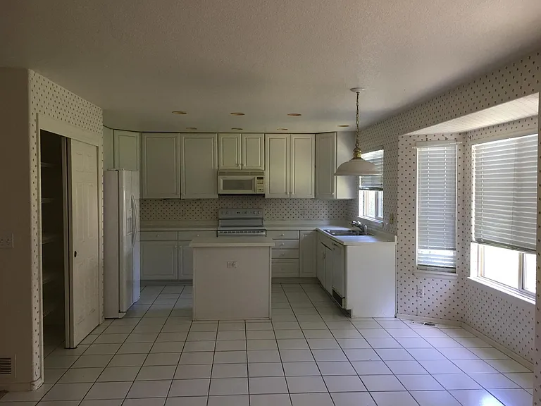 4330 S Idalia Way — Photo 2