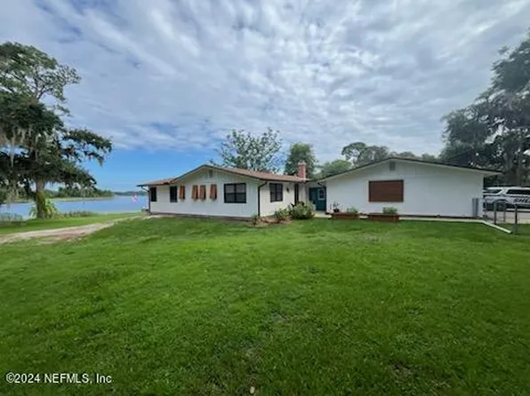 301 SPRUCE Street, Crescent City, FL 32112