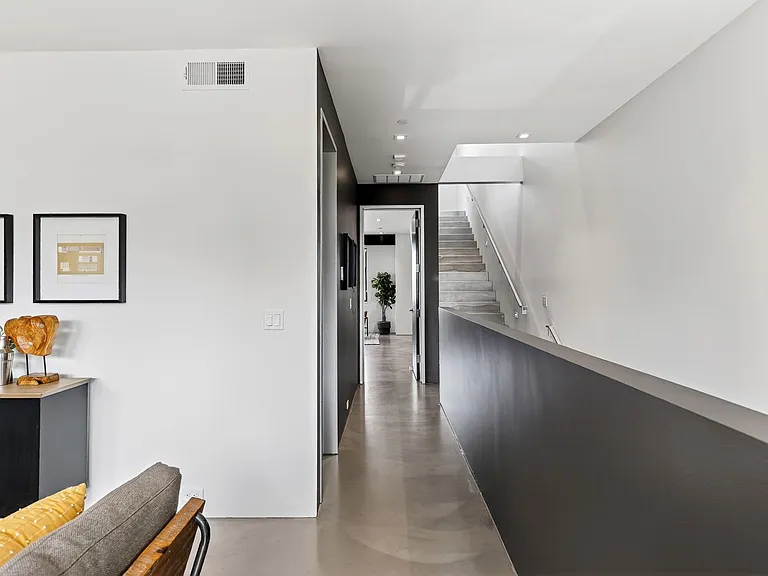 811 Folger Ave — Photo 40
