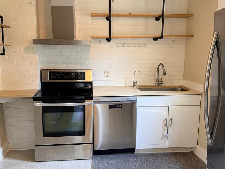 607 W 59th St — Photo 10