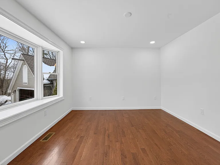 166 Londonderry Rd — Photo 20
