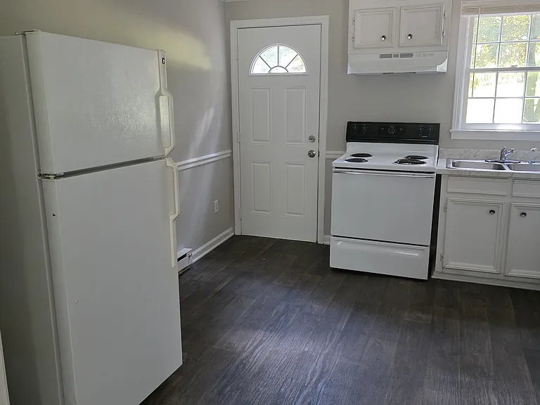 Bentley Woods Apartments — Photo 3