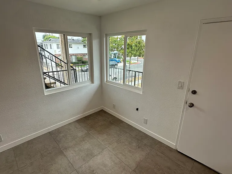 12612 Kornblum Ave #1 — Photo 6