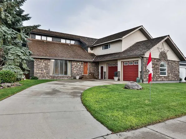 30 N 250th St E, Raymond, AB T0K 2S0