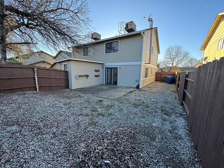 2125 Charade Way — Photo 13