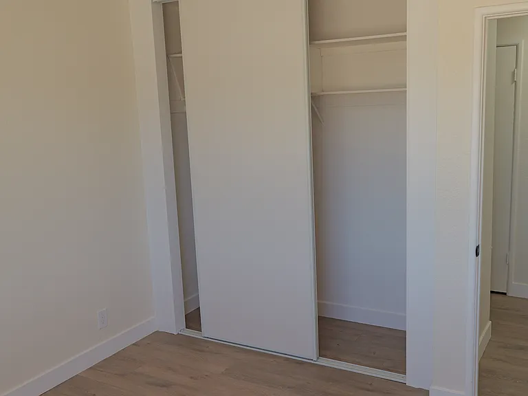 20997 Pine Ridge Ave #1 — Photo 17