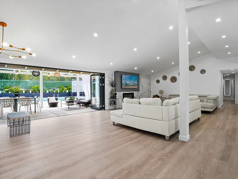 390 Bedford Pl — Photo 13