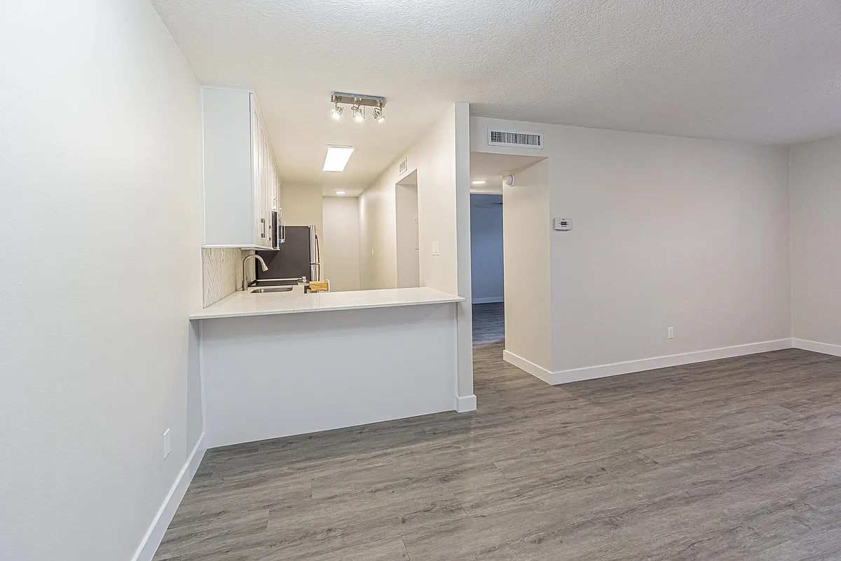 Building Photo - 4309 W North B St #104