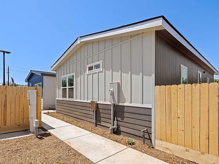 Blythe Village — Photo 15