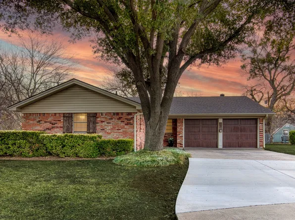 521 Val Oaks Ct, Hurst, TX 76053