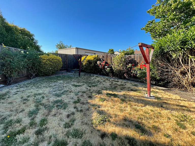 1775 141st Ave — Photo 44