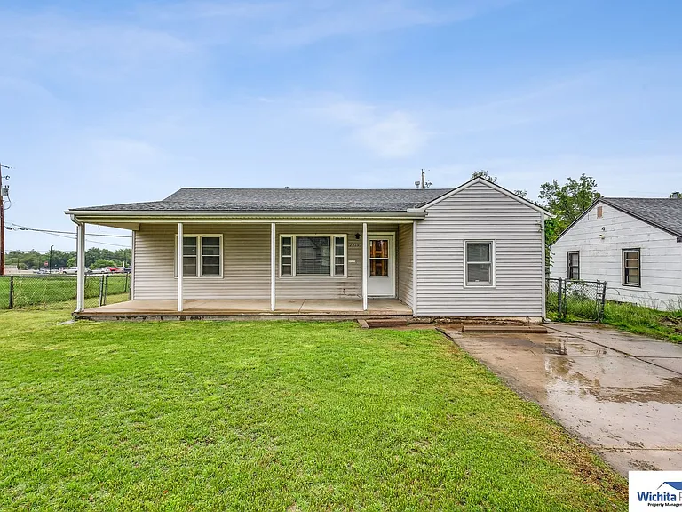 2219 N Estelle St — Photo 1