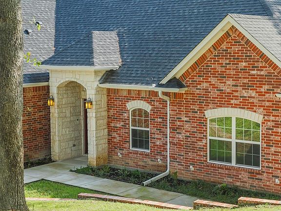 3rd image of 311 Harmony Ln