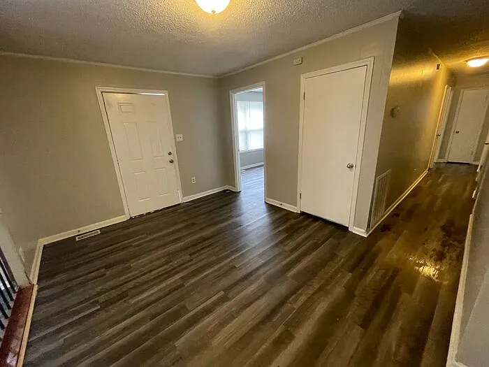 1306 Northwoods Dr — Photo 4