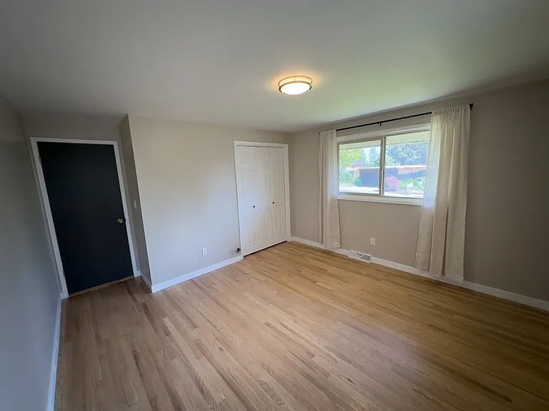 Second upstairs bedroom
