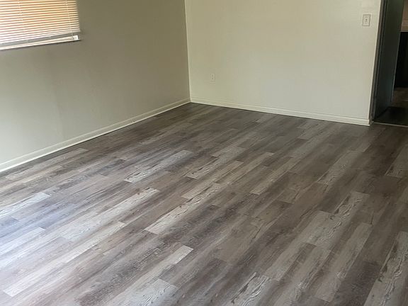 3rd image of 2452 Vera Ave #1