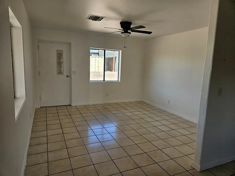 5064 S 17th Ave #2 — Photo 3