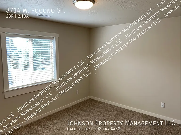 8714 W Pocono Ln — Photo 10