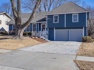 8013 Gillette St, Lenexa, KS 66215