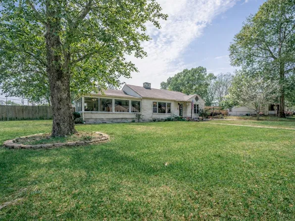 524 Florey St, Kilgore, TX 75662