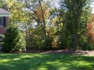 33 Greenwood Rd, Hopkinton, MA 01748