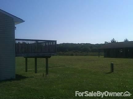 Back of House
						:
						Small barn in back