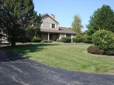 5820 Shadowood Dr, Crystal Lake, IL, 60012