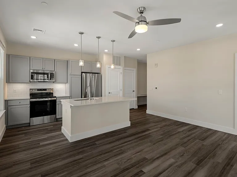 The Pointe at Overlook — Photo 51
