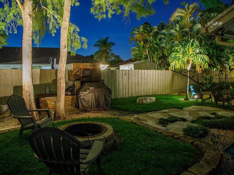 900 Cosmos Ct — Photo 37