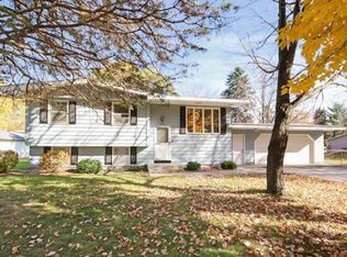 5114 Greenwood Dr, Mounds View, MN 55112