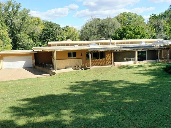 2nd image of 116 W Lake Dr