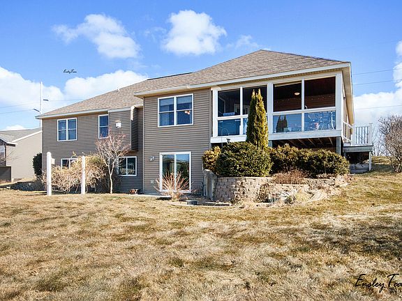 3rd image of 13045 Acacia Dr