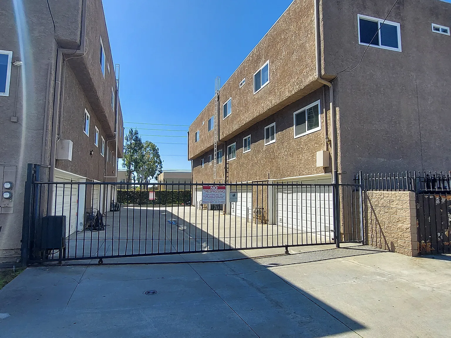 3 bed, 1292 sqft, $4,200 — Photo 2