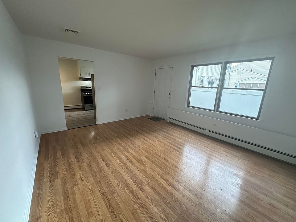 41 Kipp Ave, Elmwood Park, NJ 07407 Zillow