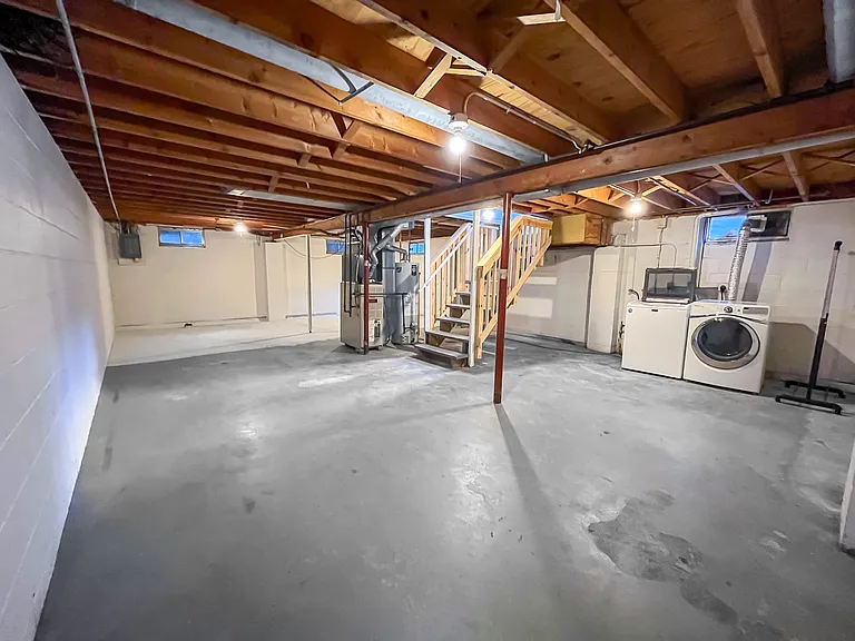 Basement with Laundry