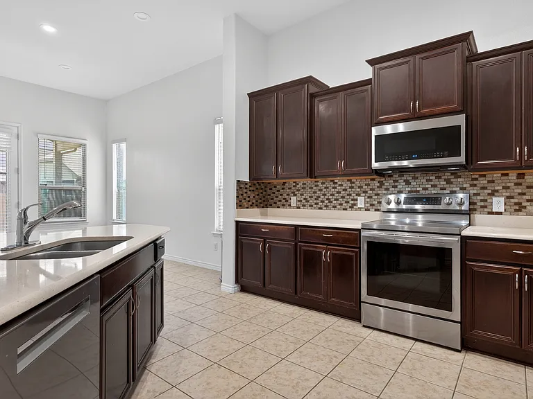 8728 Maple Ridge Trl — Photo 12