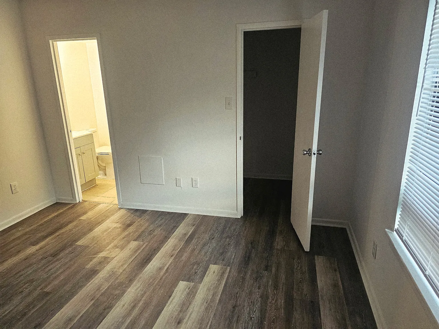 11609 Stoneview Sq — Photo 3
