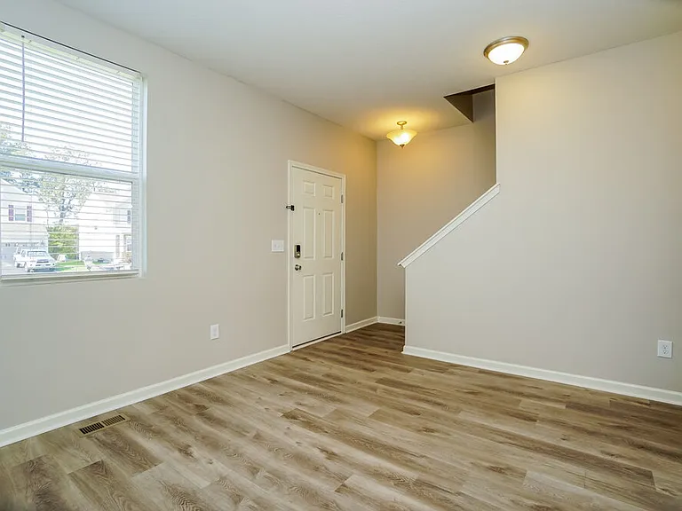 259 Glen Crossing Dr — Photo 5