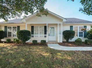 303 Kingfisher Dr, Simpsonville, SC 29680