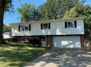 460 Holliston Rd, Akron, OH 44333