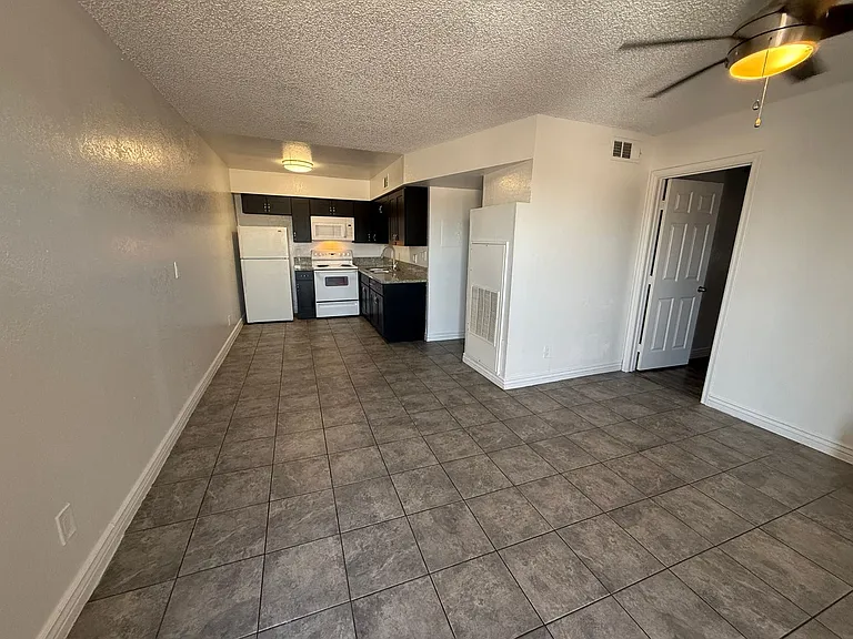 Wilshire place — Photo 14