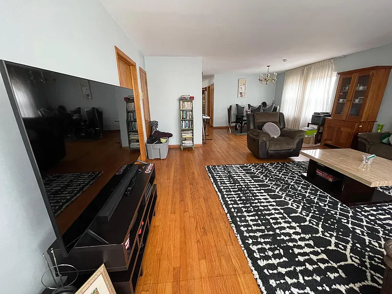 8333 Trumbull Ave #2 — Photo 19