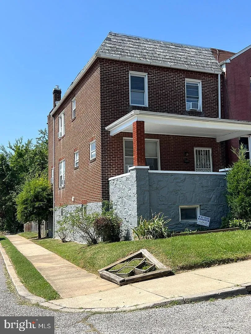 5 bed, 3.0 bath, 2120 sqft, $2,500 — Photo 1