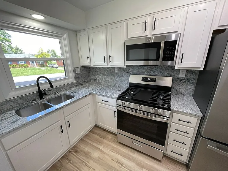 Modern Design Condo Near Shelbyville Country Club! — Photo 1