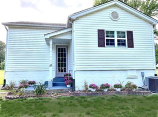 1018 Spotsylvania St, New Athens, IL 62264