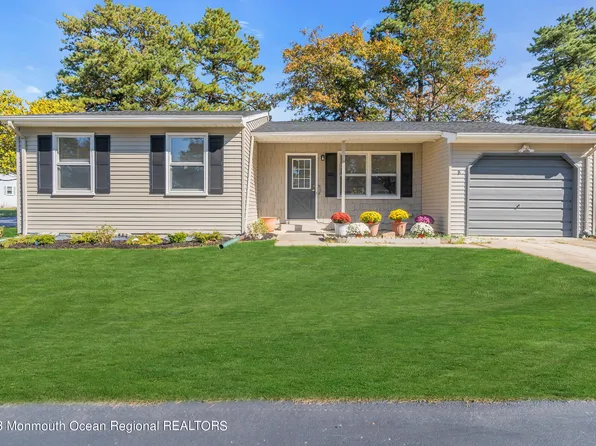 8 Augusta Road, Whiting, NJ 08759